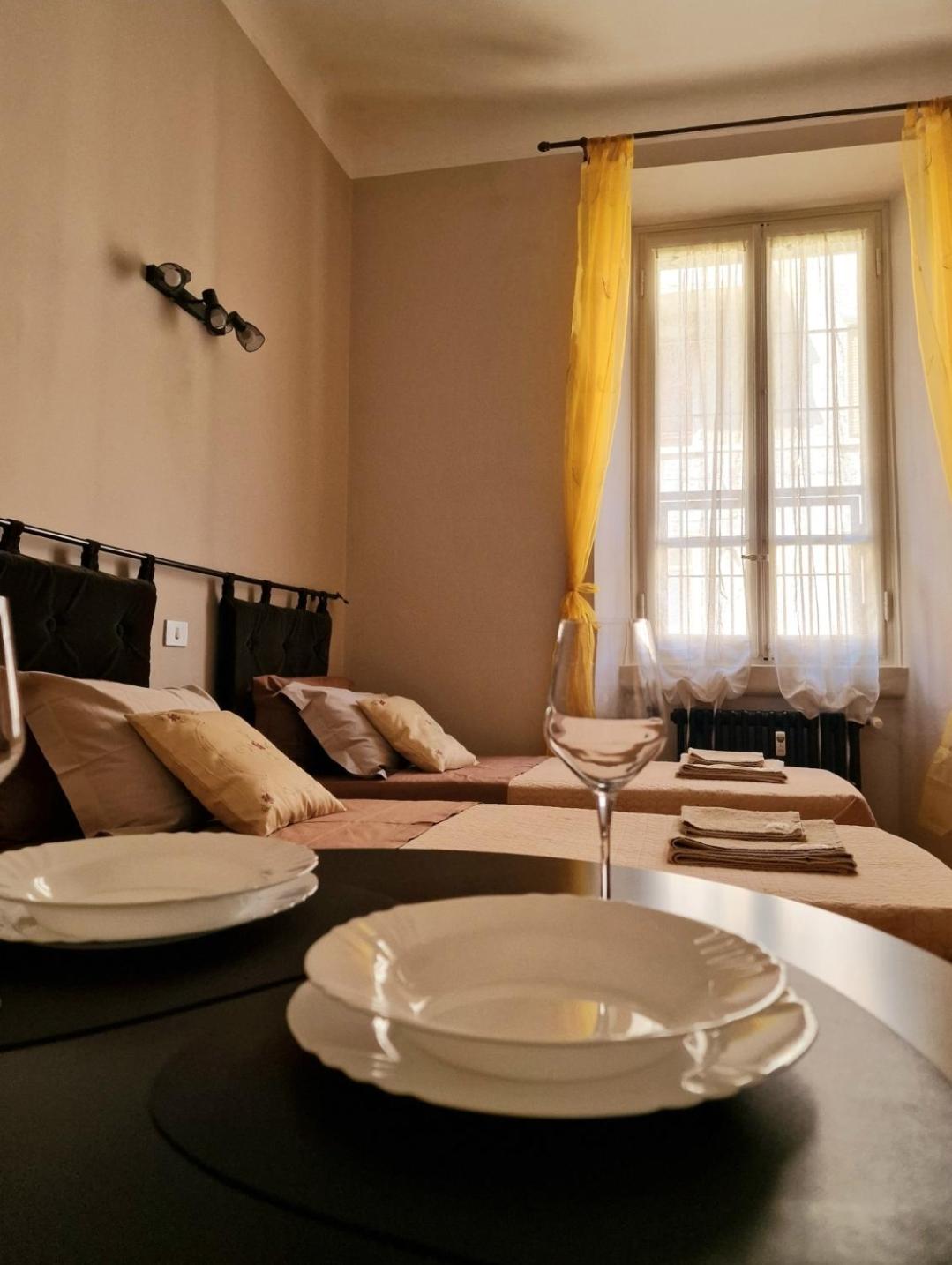 Ampia stanza con bagno privato e zona pranzo