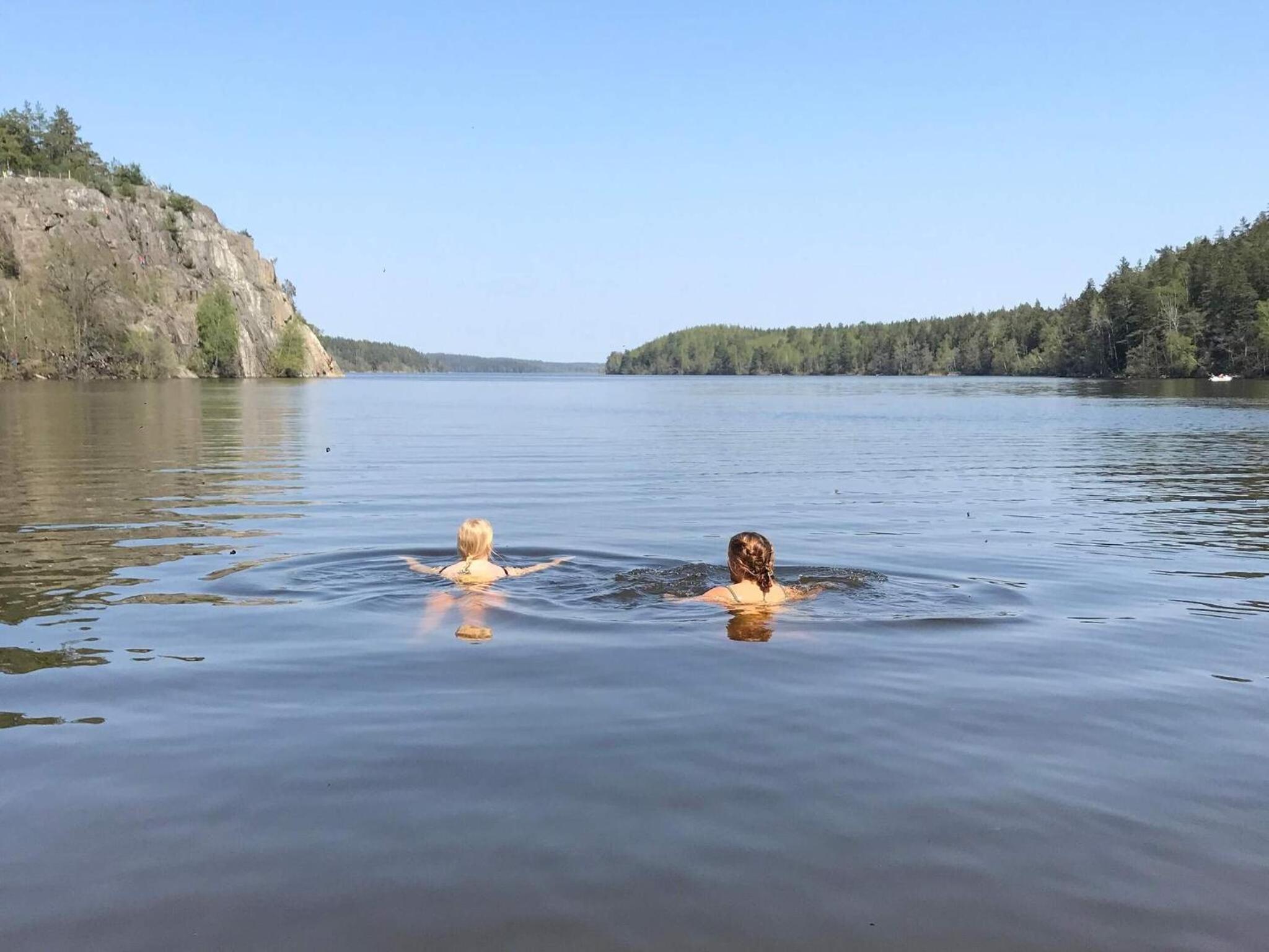 2 person holiday home in FäRENTUNA
