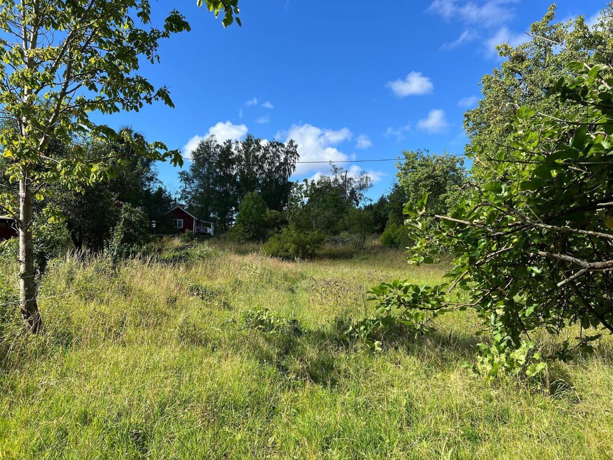 2 person holiday home in FäRENTUNA