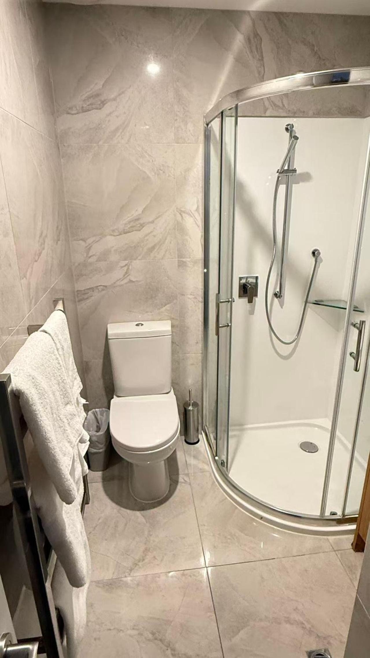 Goodview Hotel