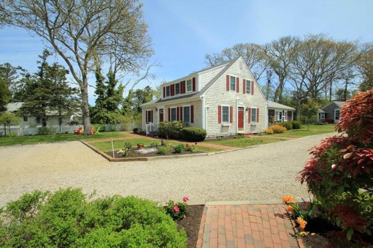 The Tern Inn Bed & Breakfast and Cottages