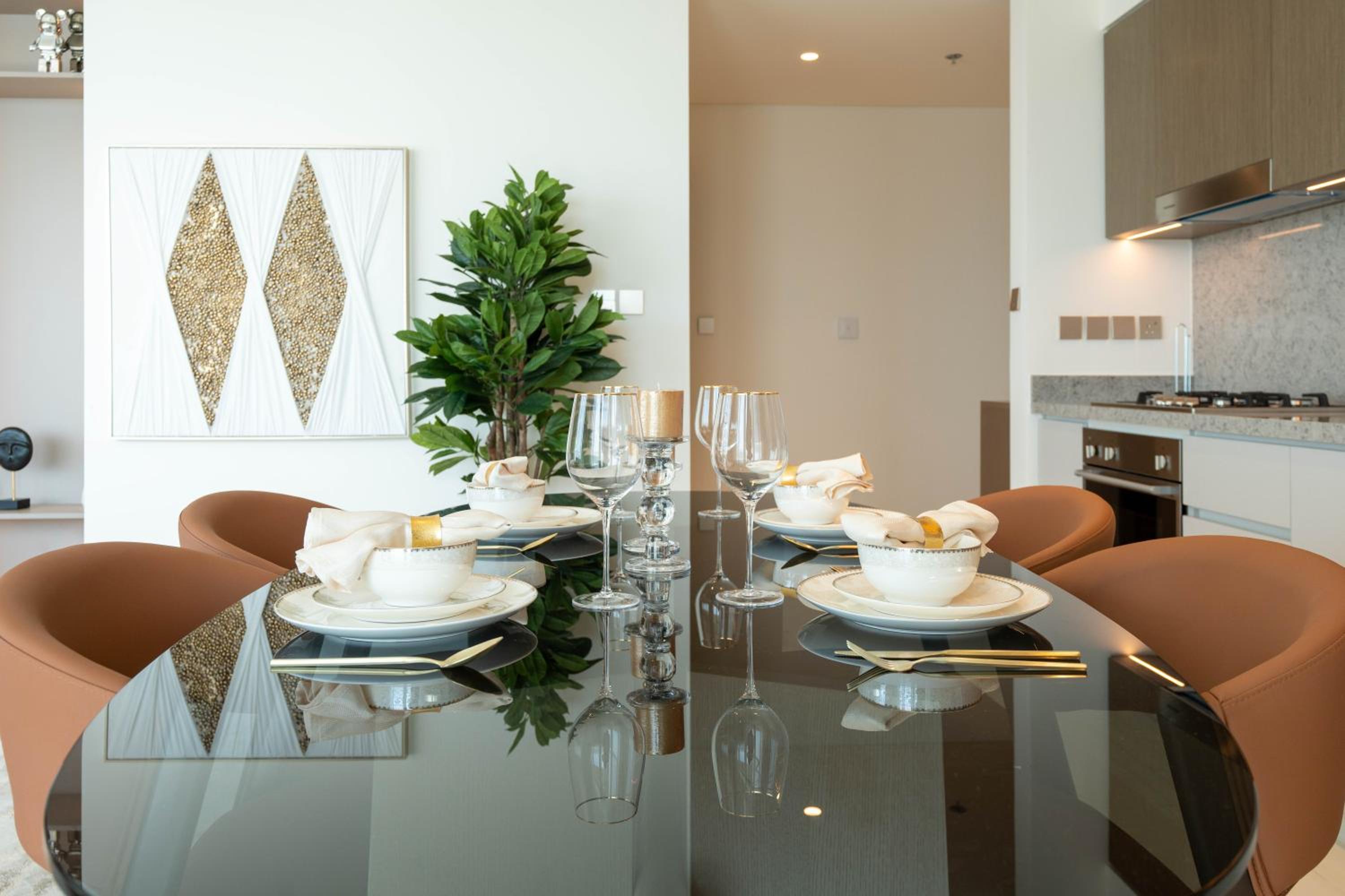 KeyRock - Palm & Sea View Retreat with Pool Access