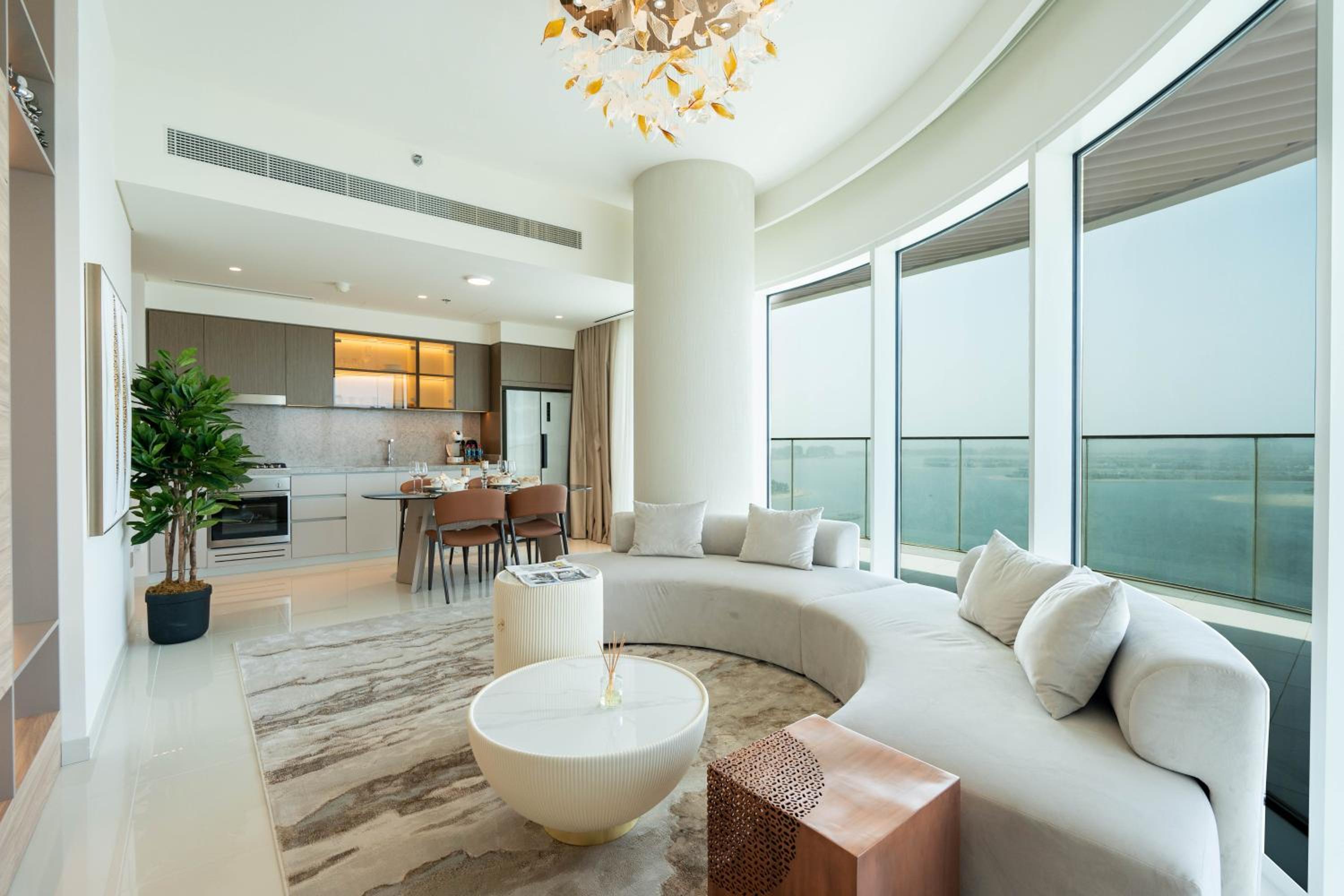 KeyRock - Palm & Sea View Retreat with Pool Access
