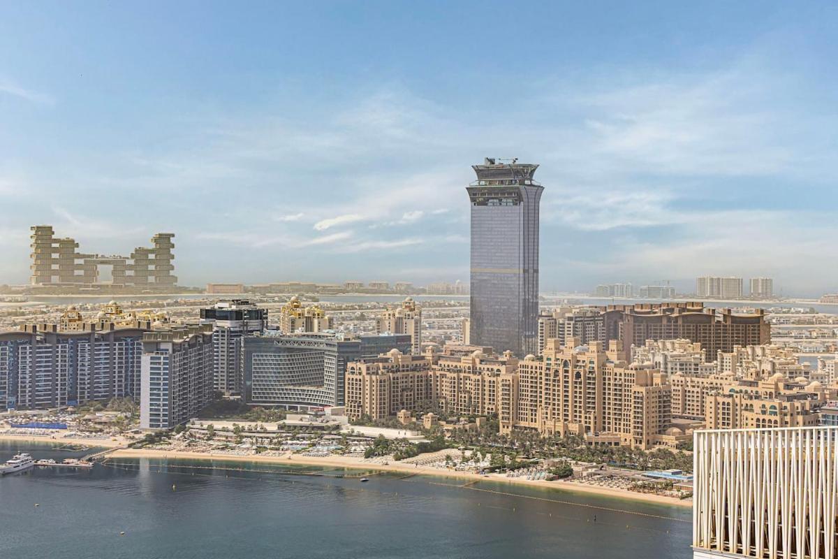 Luxury 3BR Palm Views at Emaar Beachfront