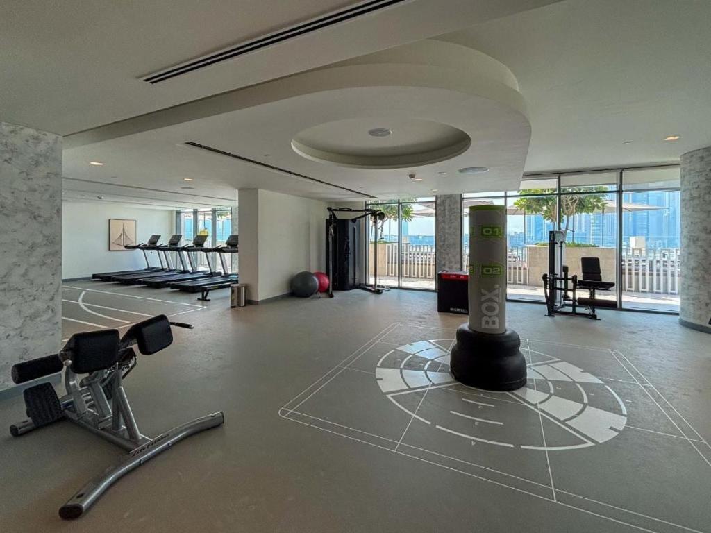 Luxury 3BR Palm Views at Emaar Beachfront