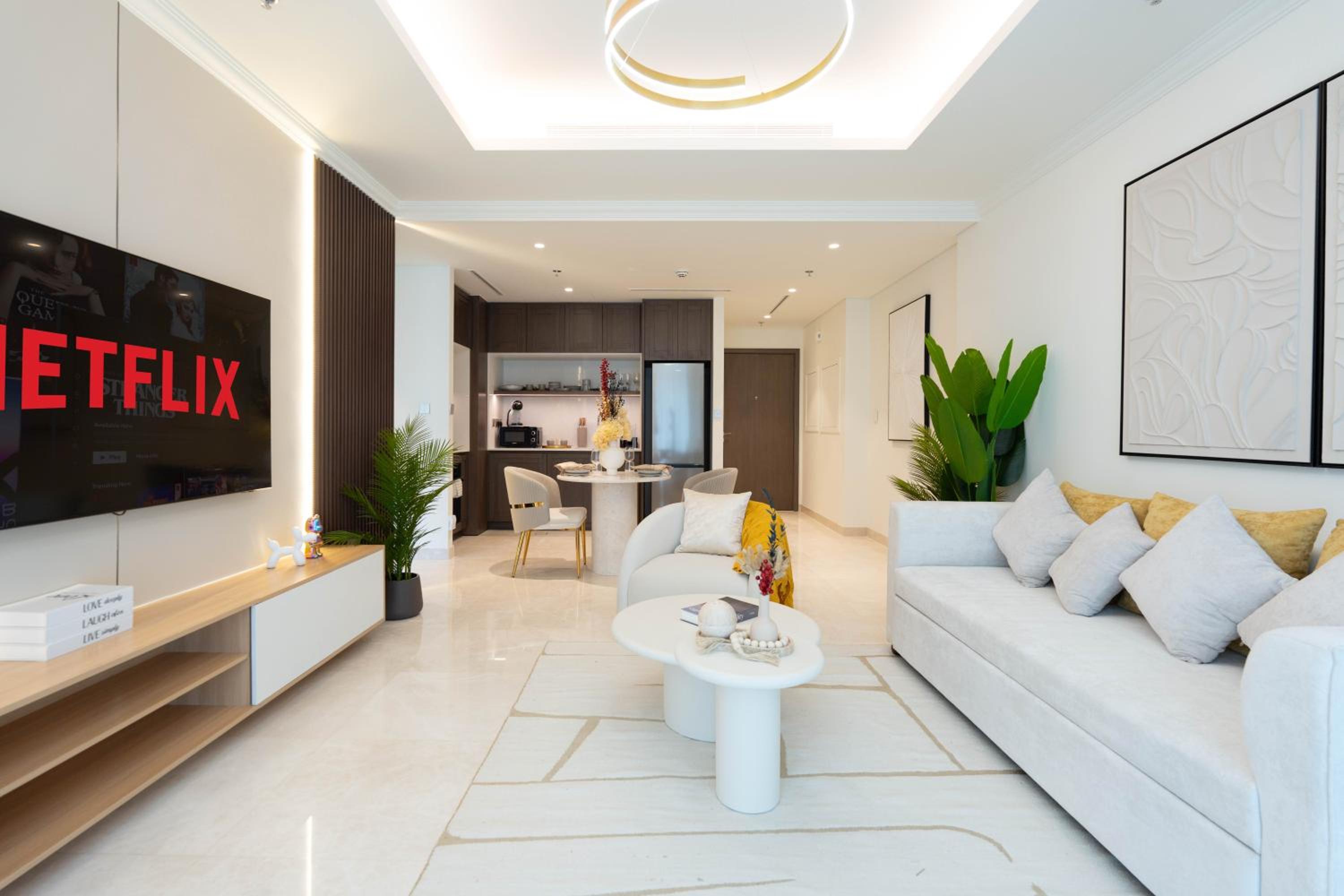 KeyRock - Dubai Marina Stay with Pool & Gym