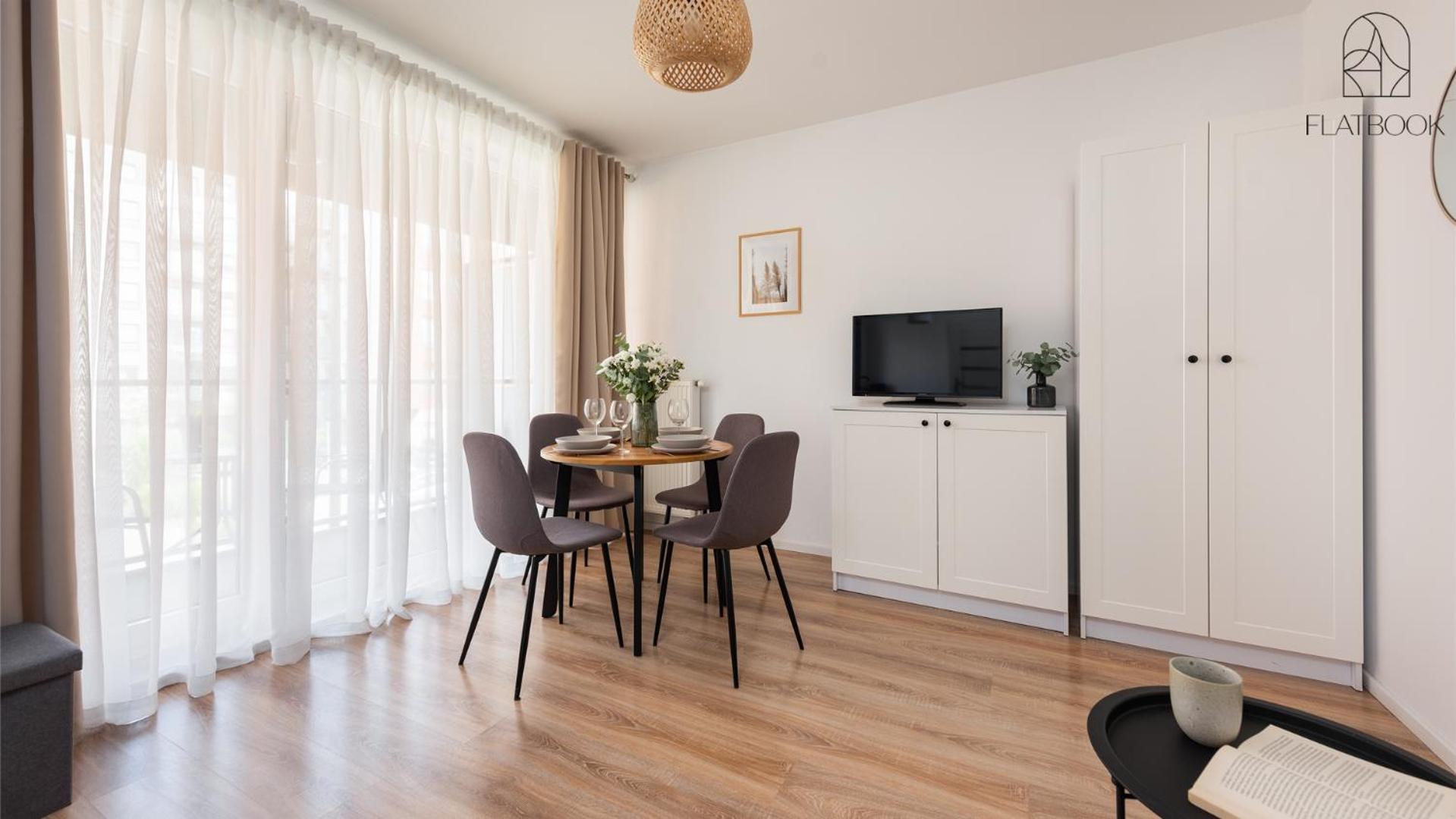 Flatbook - City Center SPA Apartments Motlawa