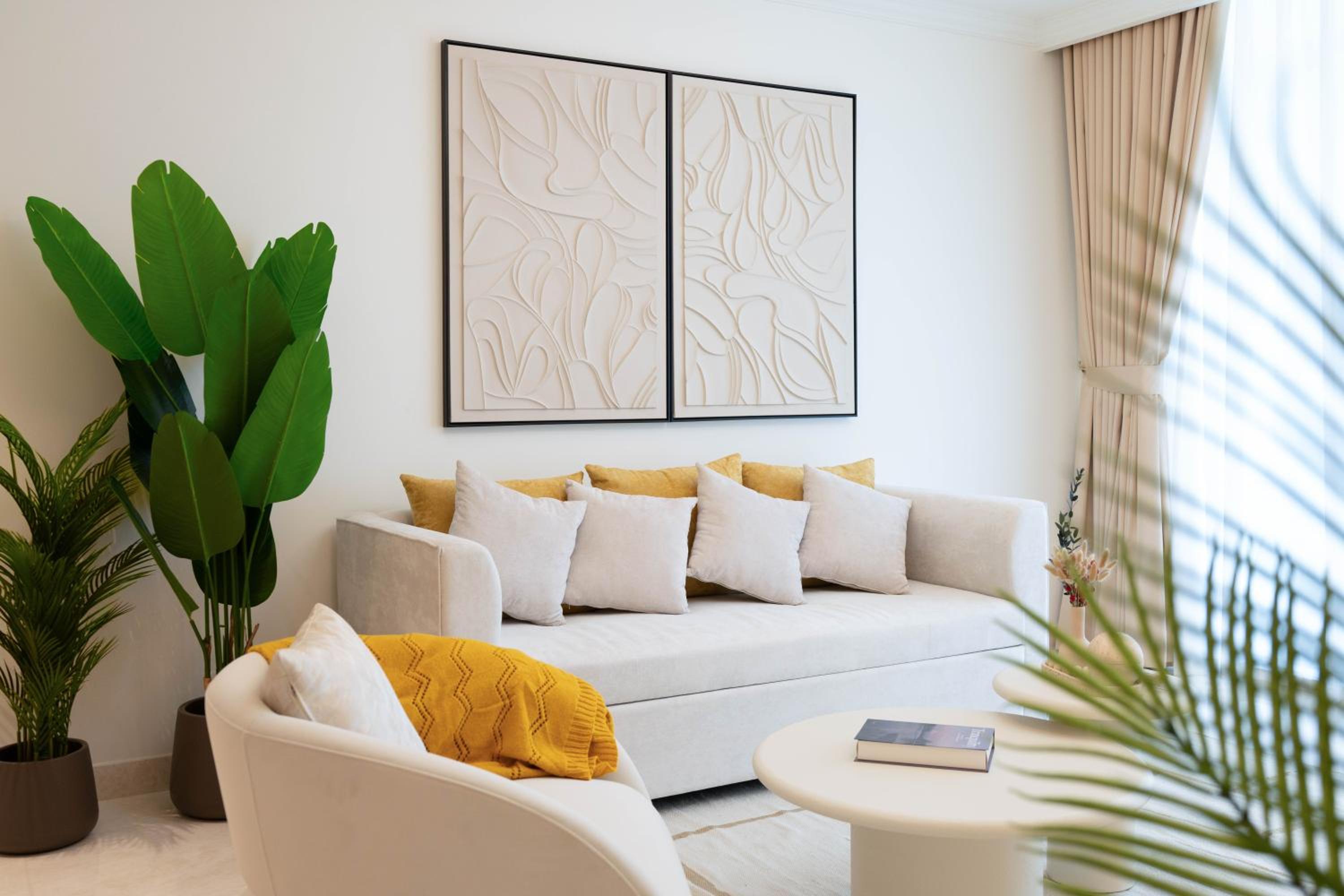 KeyRock - Dubai Marina Stay with Pool & Gym