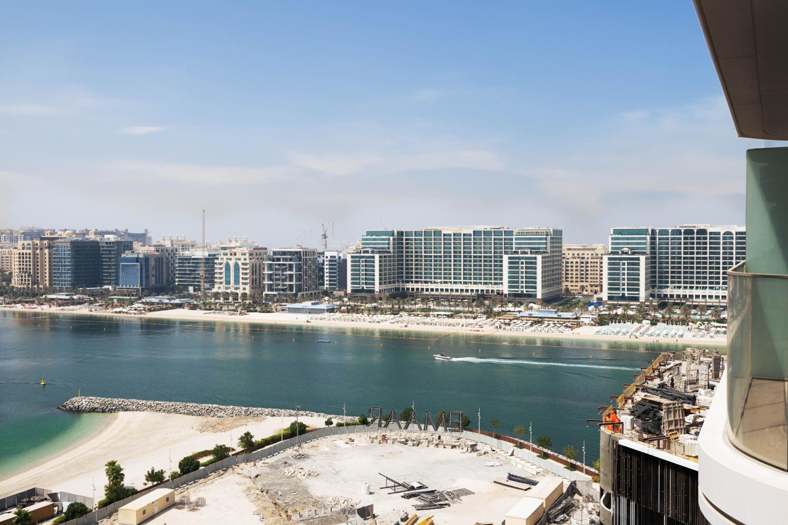 KeyRock - Dubai Marina Stay with Pool & Gym