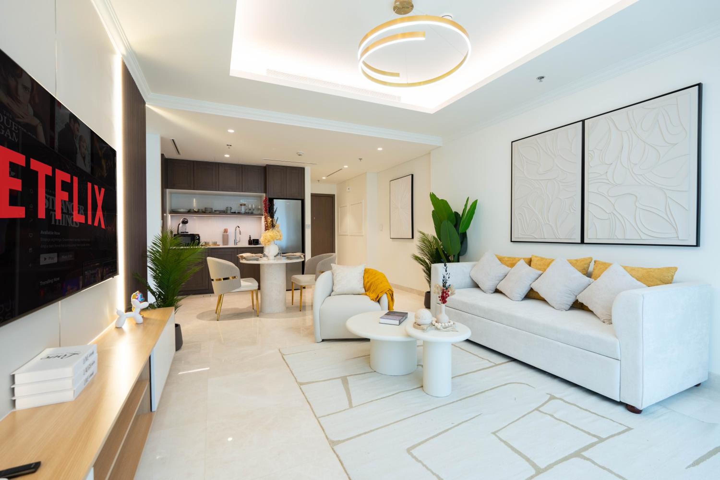 KeyRock - Dubai Marina Stay with Pool & Gym