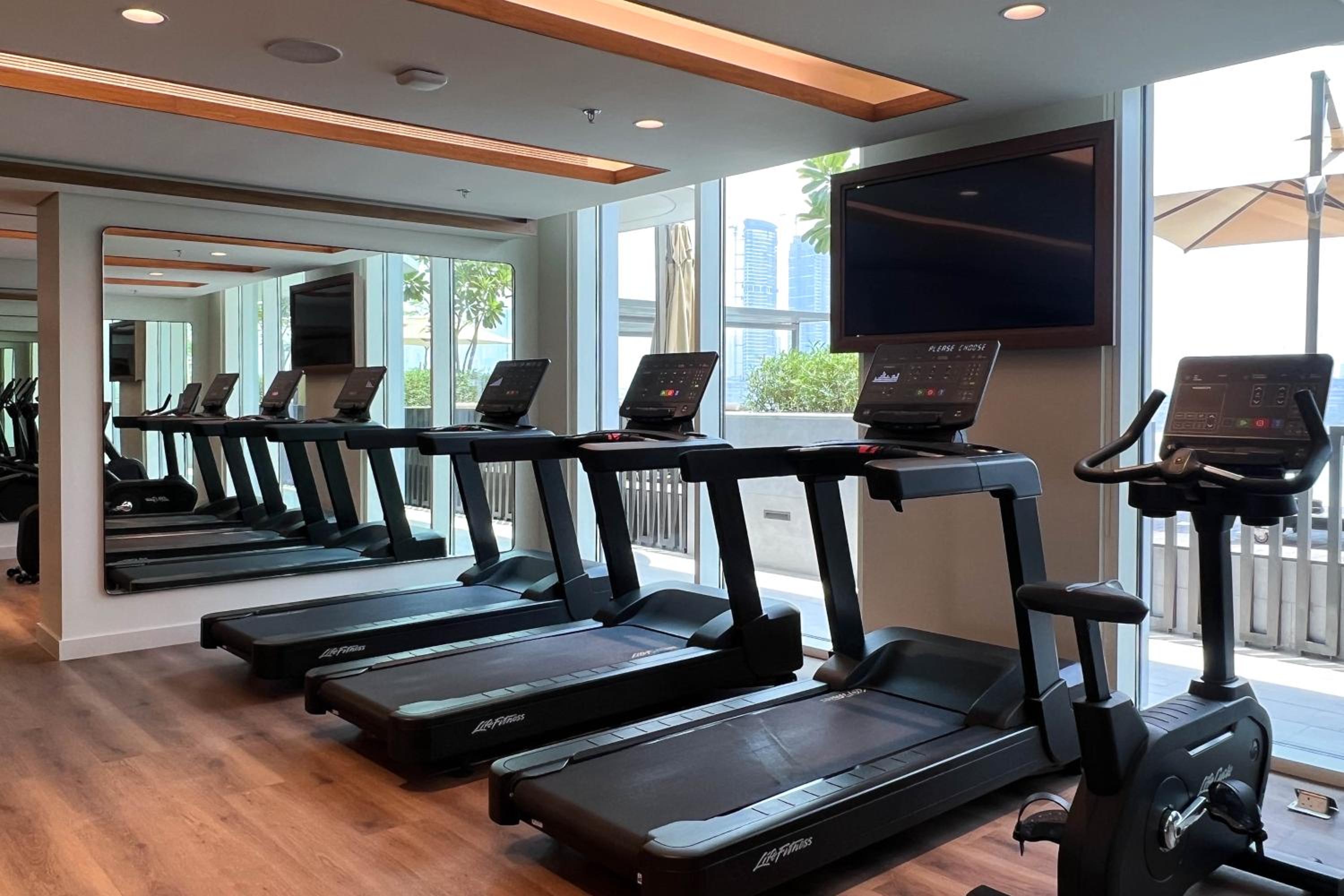 KeyRock - Dubai Marina Stay with Pool & Gym
