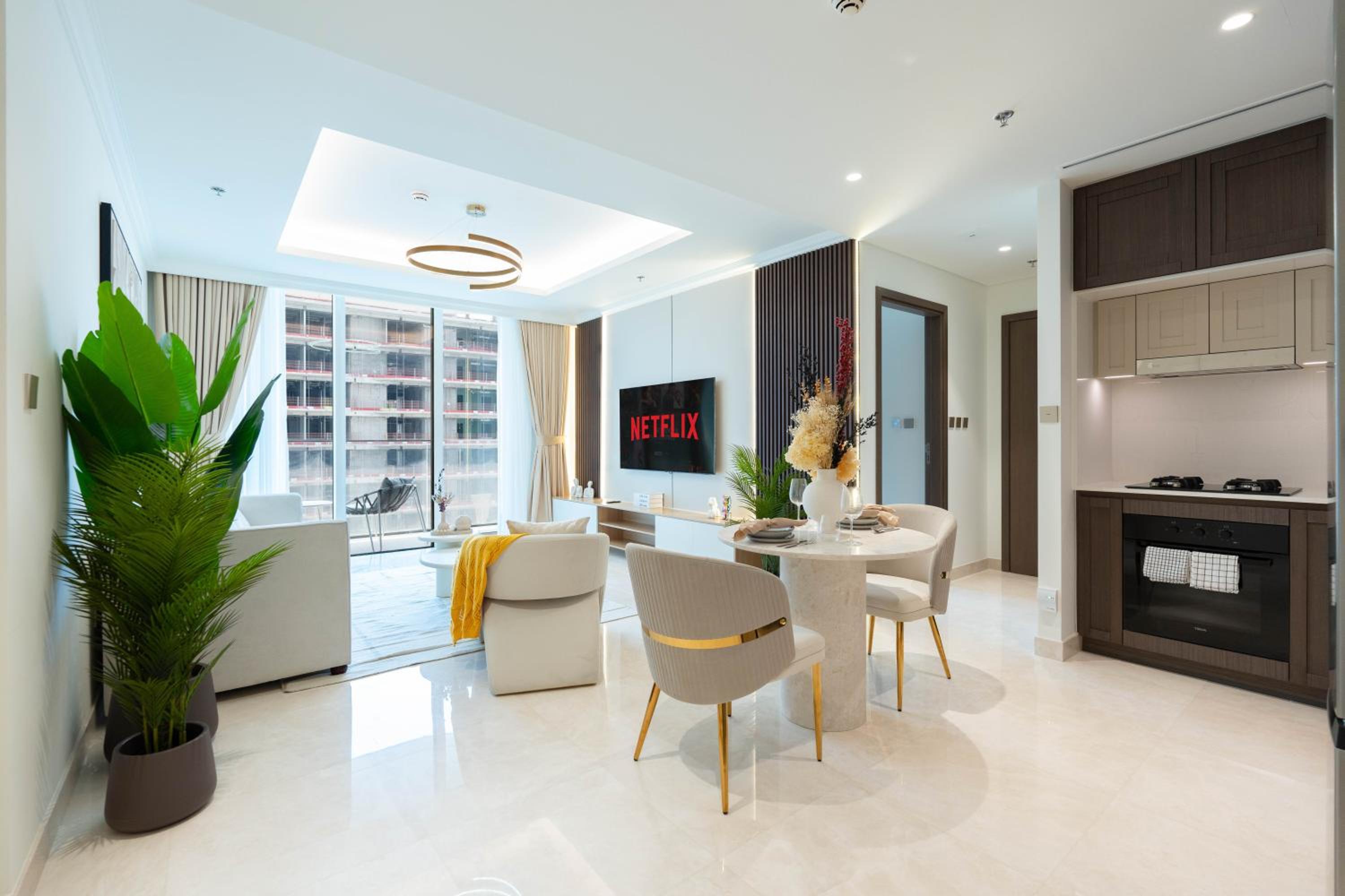 KeyRock - Dubai Marina Stay with Pool & Gym