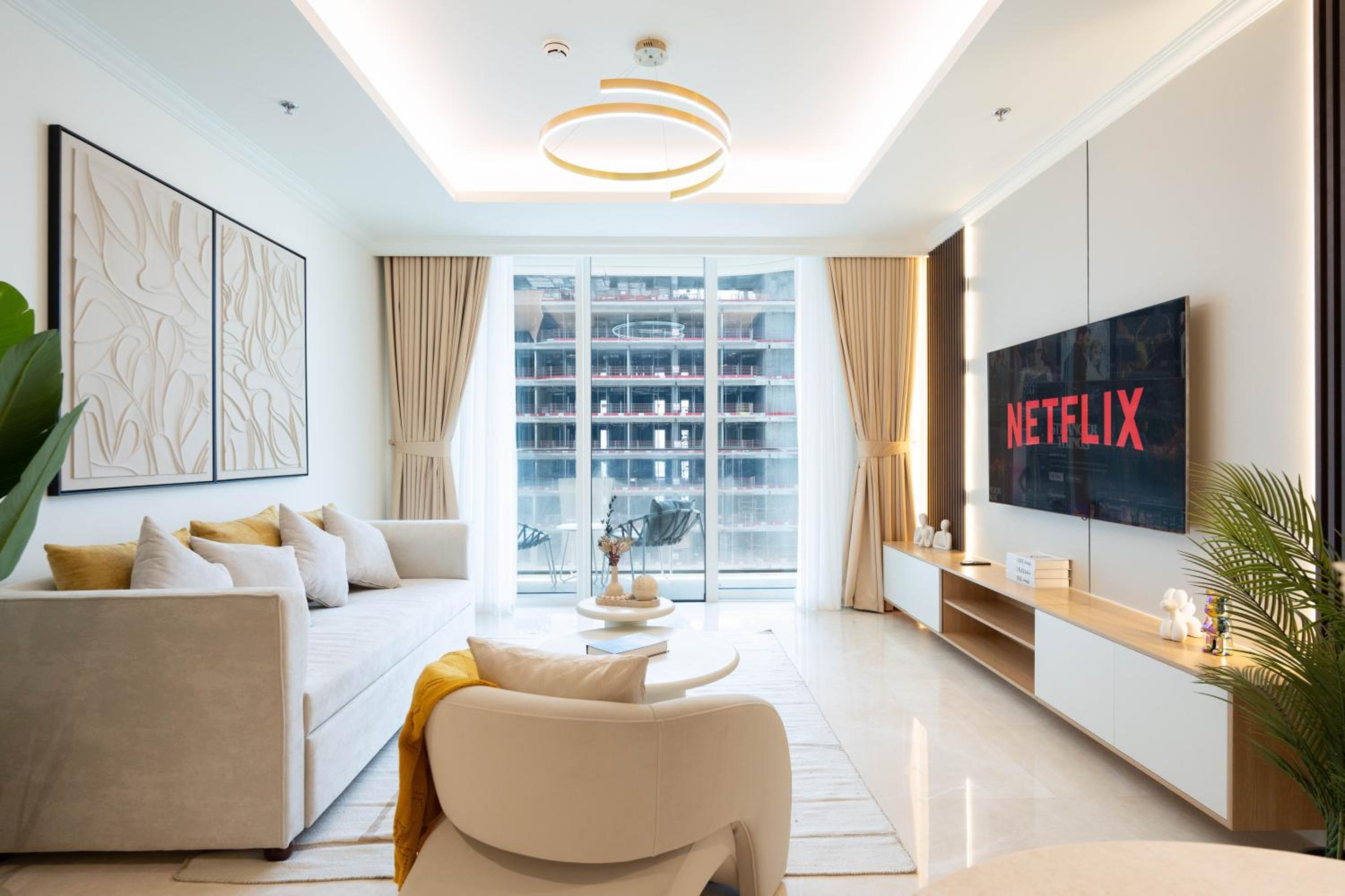 KeyRock - Dubai Marina Stay with Pool & Gym