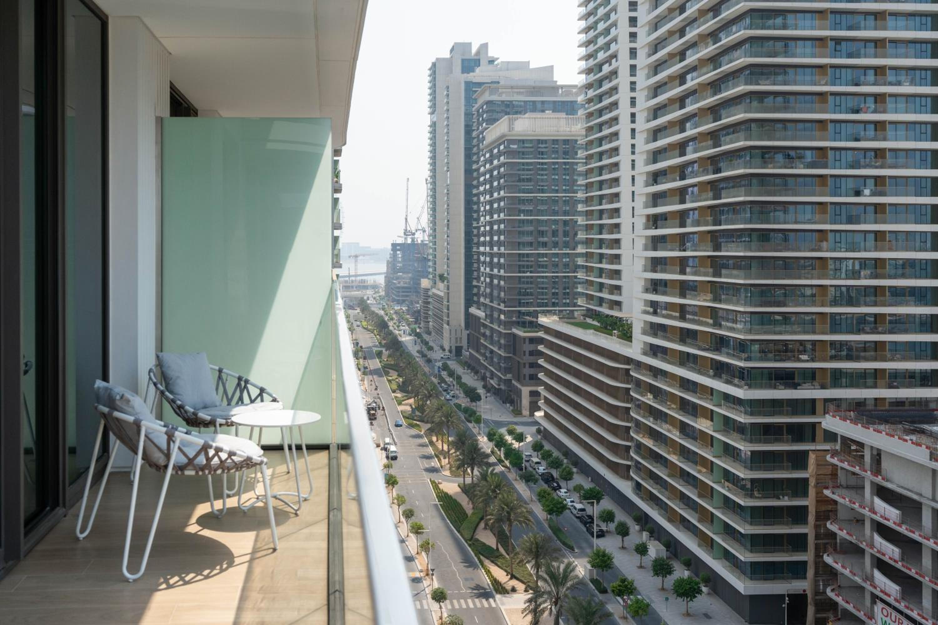 KeyRock - Dubai Marina Stay with Pool & Gym