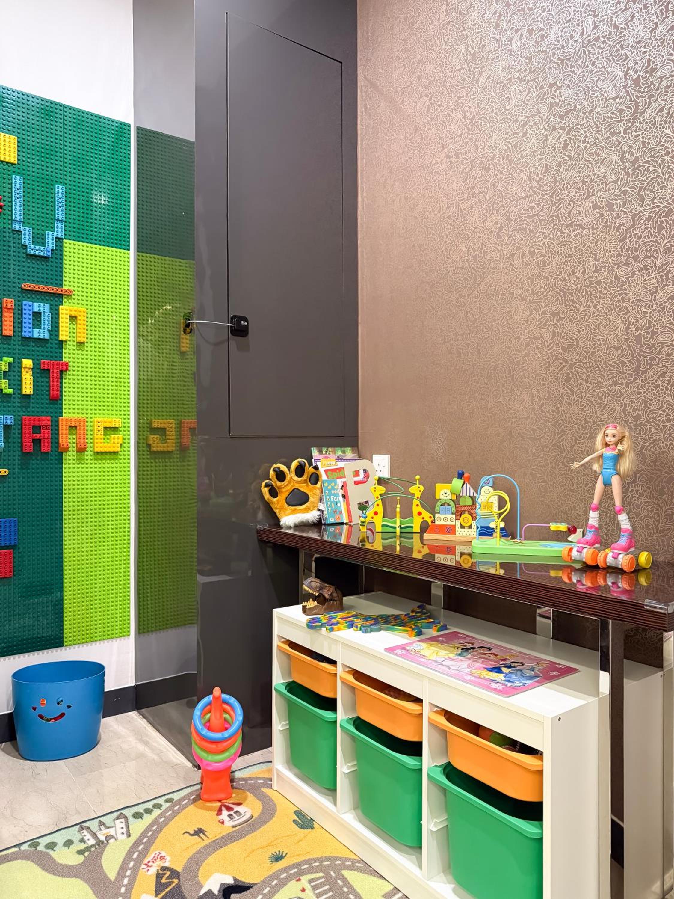 Pavilion TRX Top Floor Suite, Kid-Friendly Slide, Dorsett Bukit Bintang, Kuala Lumpur Malaysia