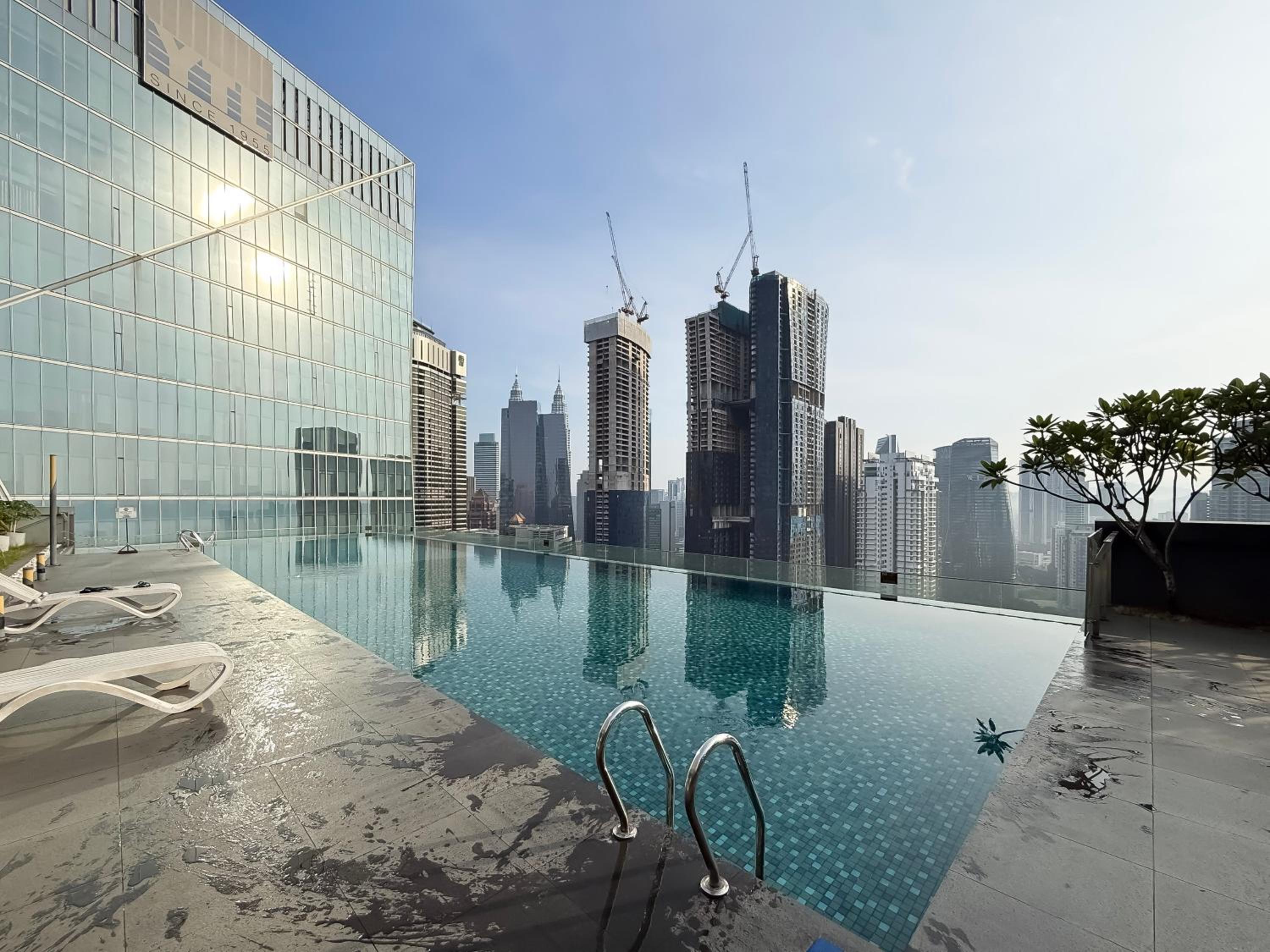 Pavilion TRX Top Floor Suite, Kid-Friendly Slide, Dorsett Bukit Bintang, Kuala Lumpur Malaysia