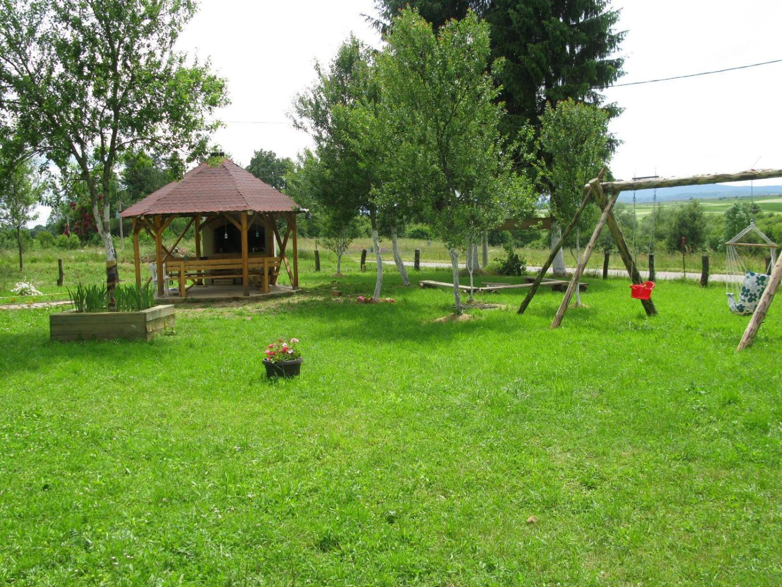 Photo 33