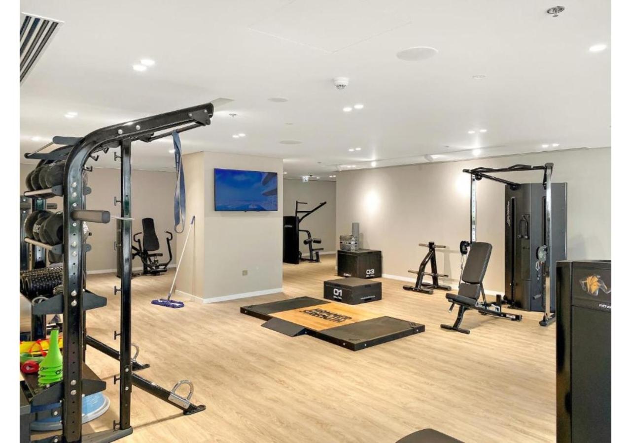 KeyRock - Palm & Sea View Retreat with Pool Access