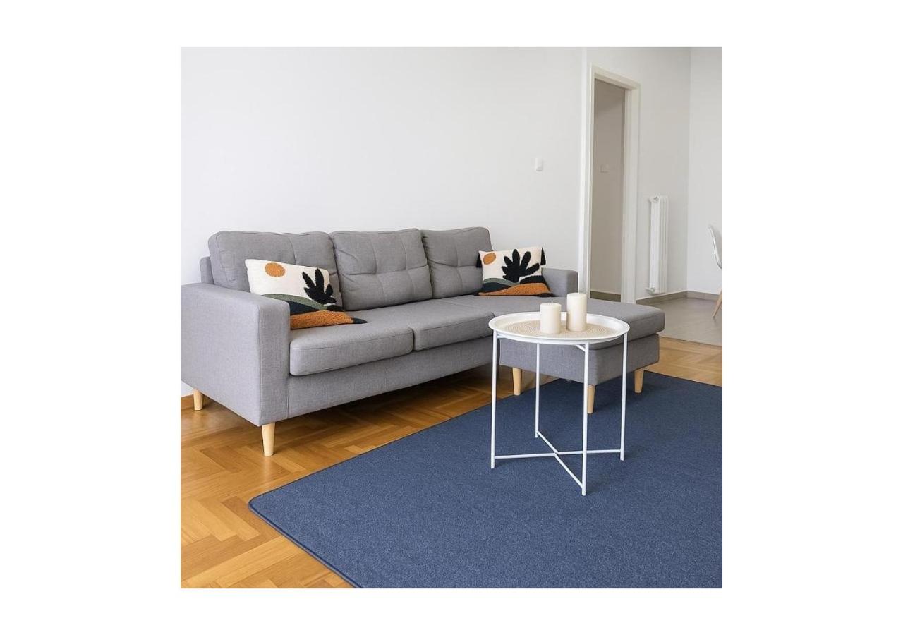 Spacious 2-Bedroom City Center Apartment with Free Easy Parking