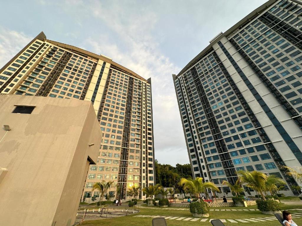 Seaview Pool 5pax Walk To Jesselton Pier by Mixma Suites