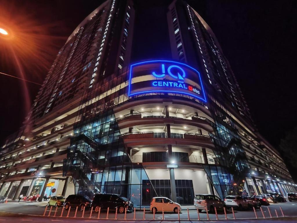 Seaview Pool 5pax Walk To Jesselton Pier by Mixma Suites