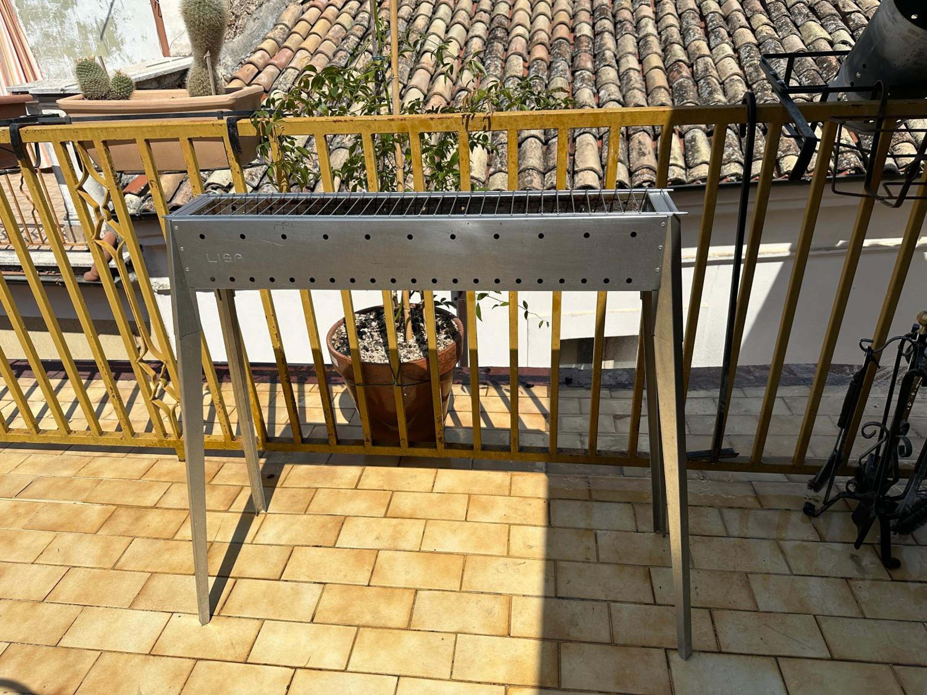 M&C Vicolo corto
