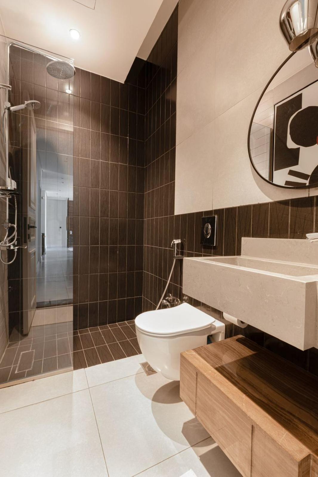 Exclusive Stay with Cinema WiFi Workspace
