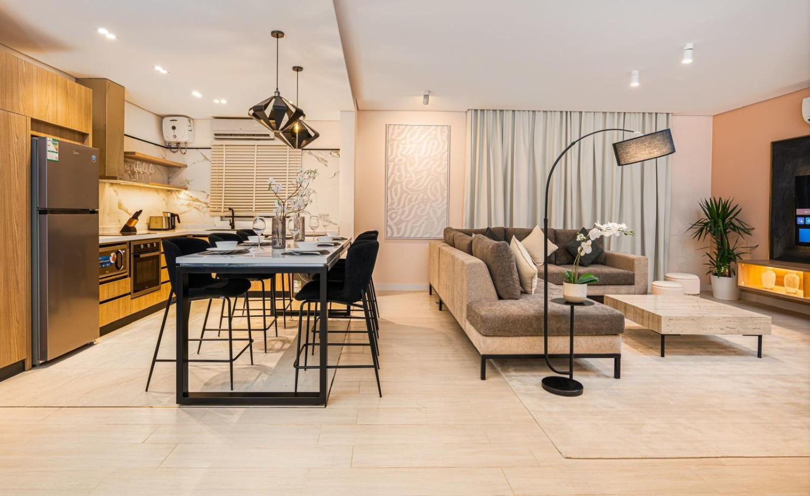 Relax and Unwind in Vibrant Al Mughrizat