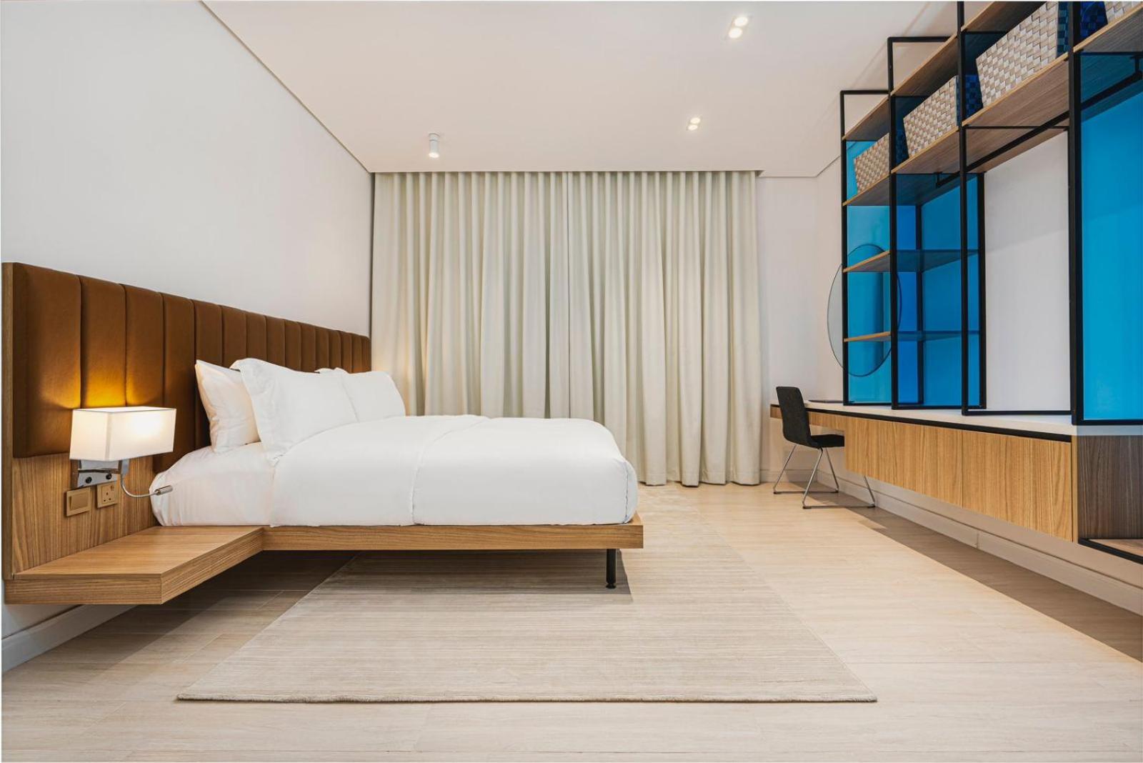 Relax and Unwind in Vibrant Al Mughrizat