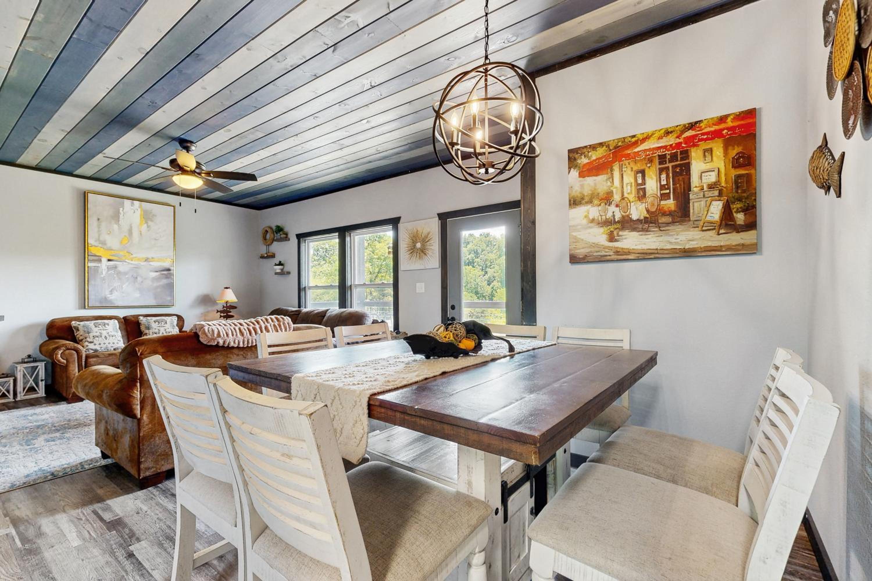 3 BR Home with Hot Tub and Mountain Views
