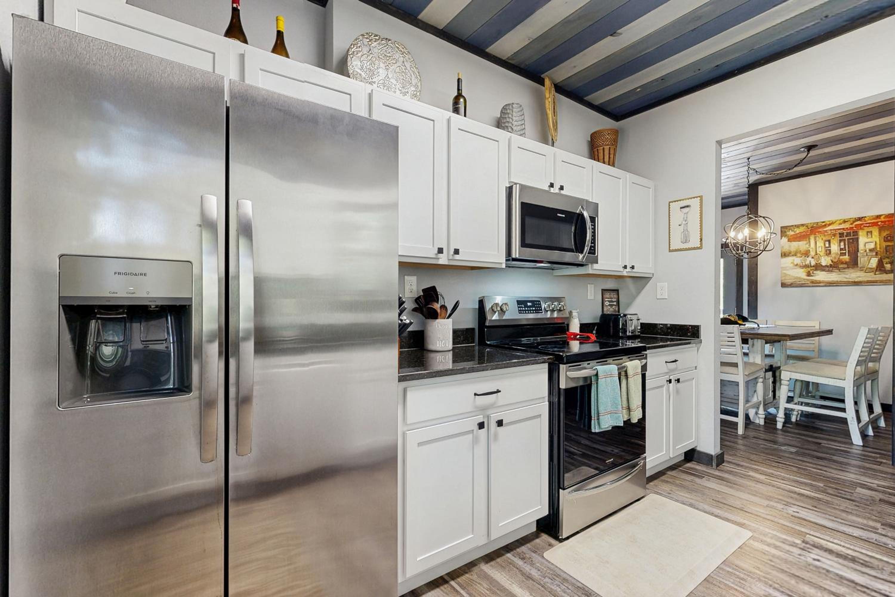 3 BR Home with Hot Tub and Mountain Views