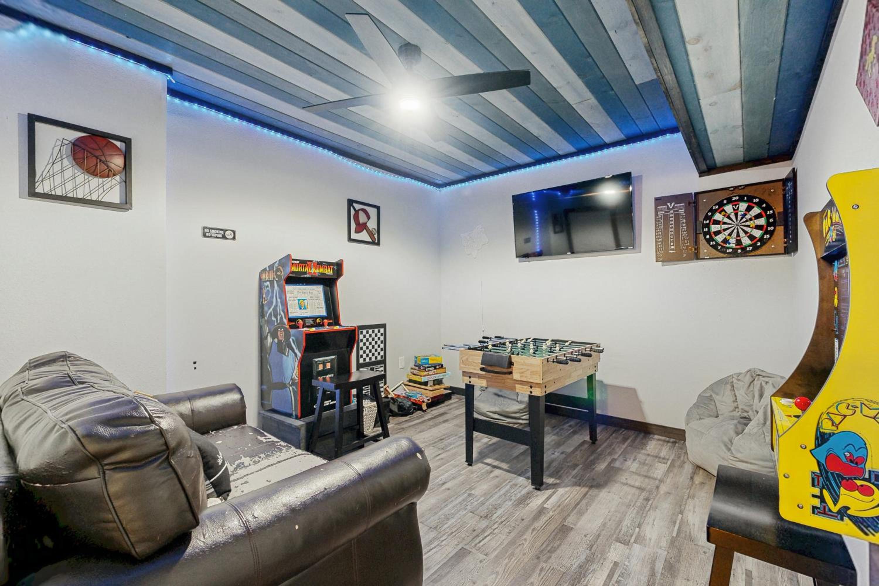3 BR Home with Hot Tub and Mountain Views
