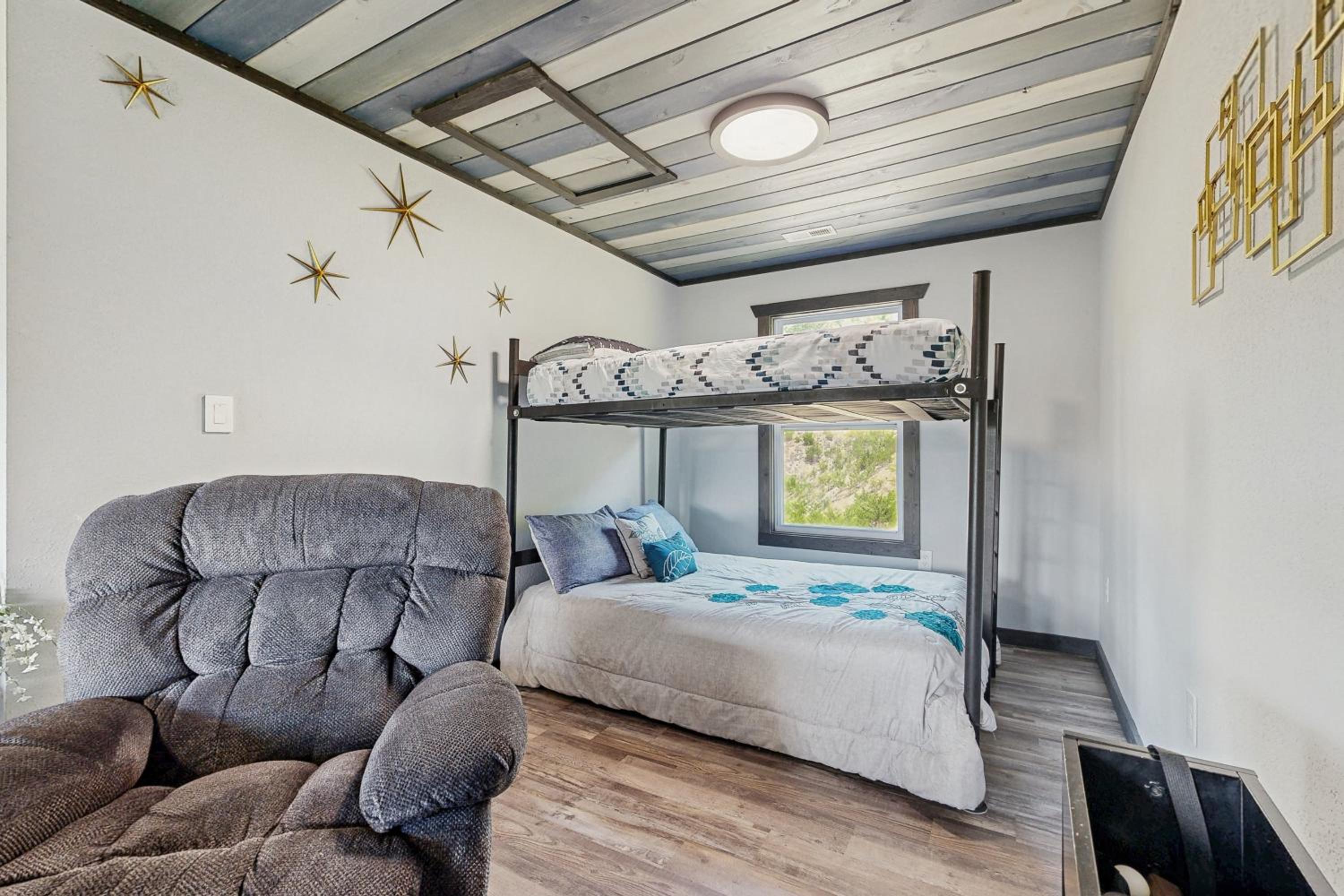 3 BR Home with Hot Tub and Mountain Views
