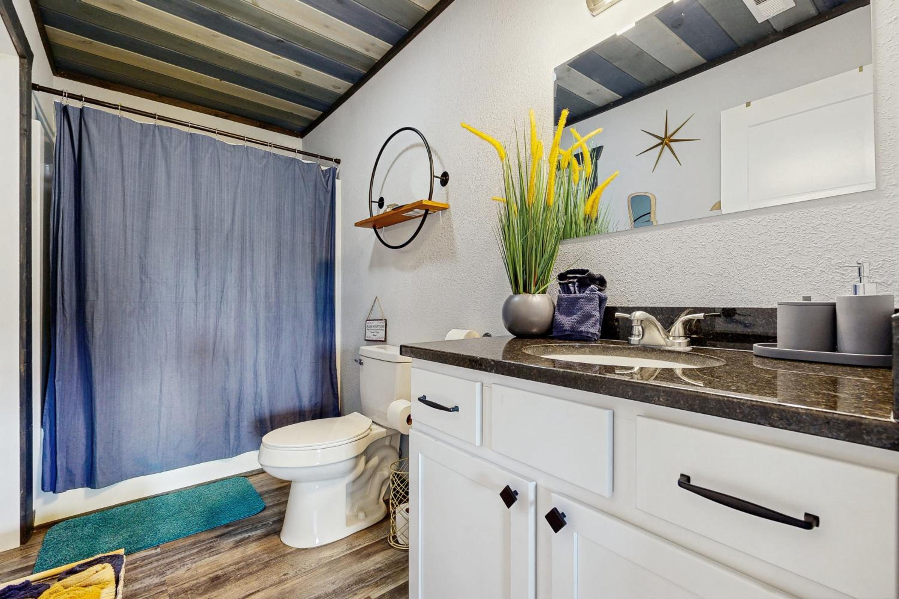 3 BR Home with Hot Tub and Mountain Views
