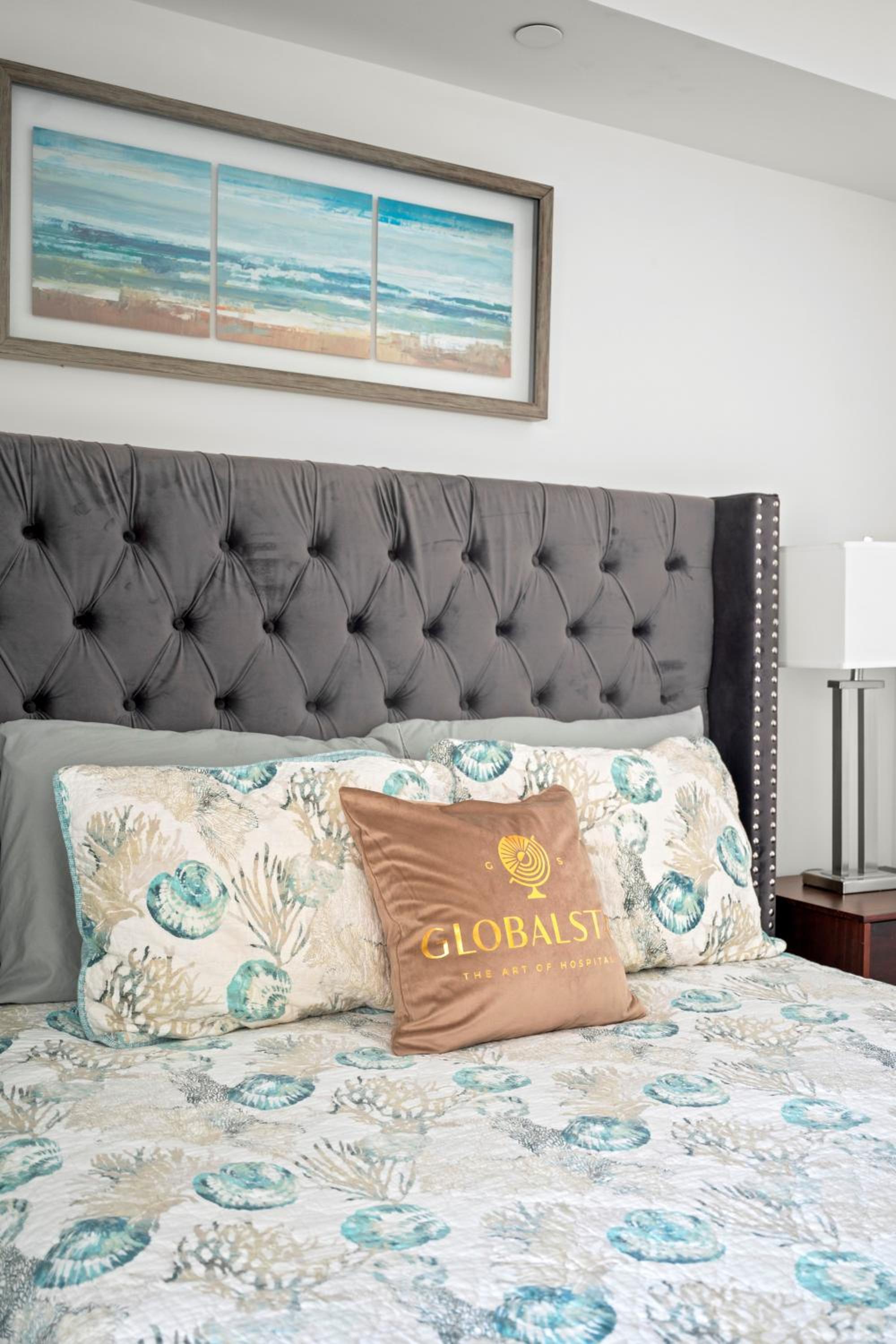 Modern 1BD Apartment with Balcony DT Toronto