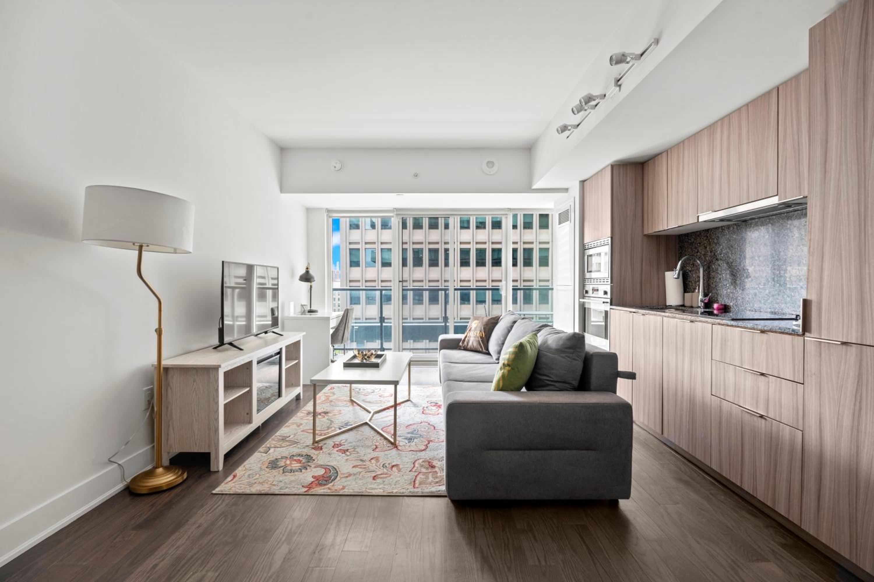 Modern 1BD Apartment with Balcony DT Toronto
