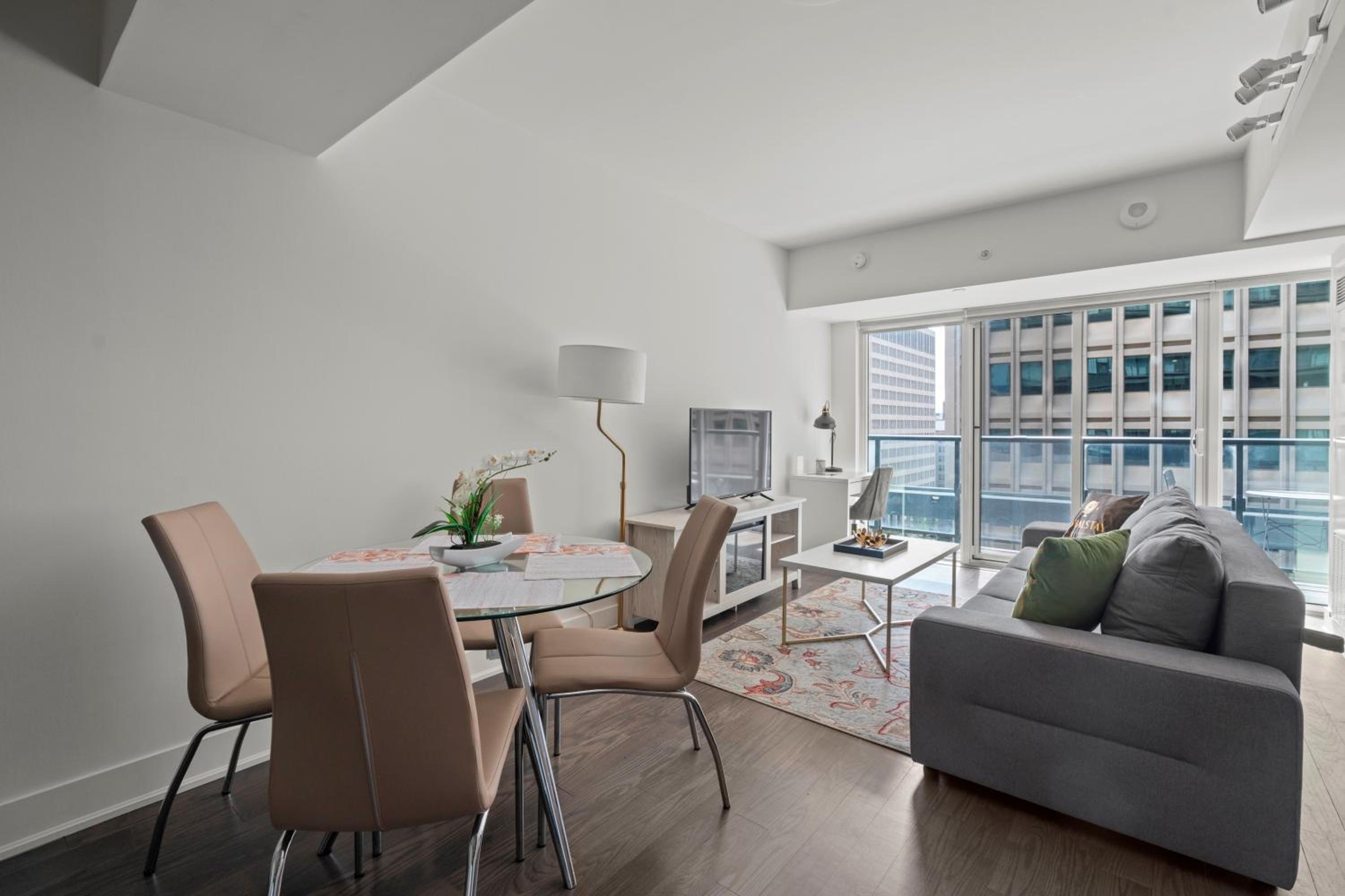 Modern 1BD Apartment with Balcony DT Toronto
