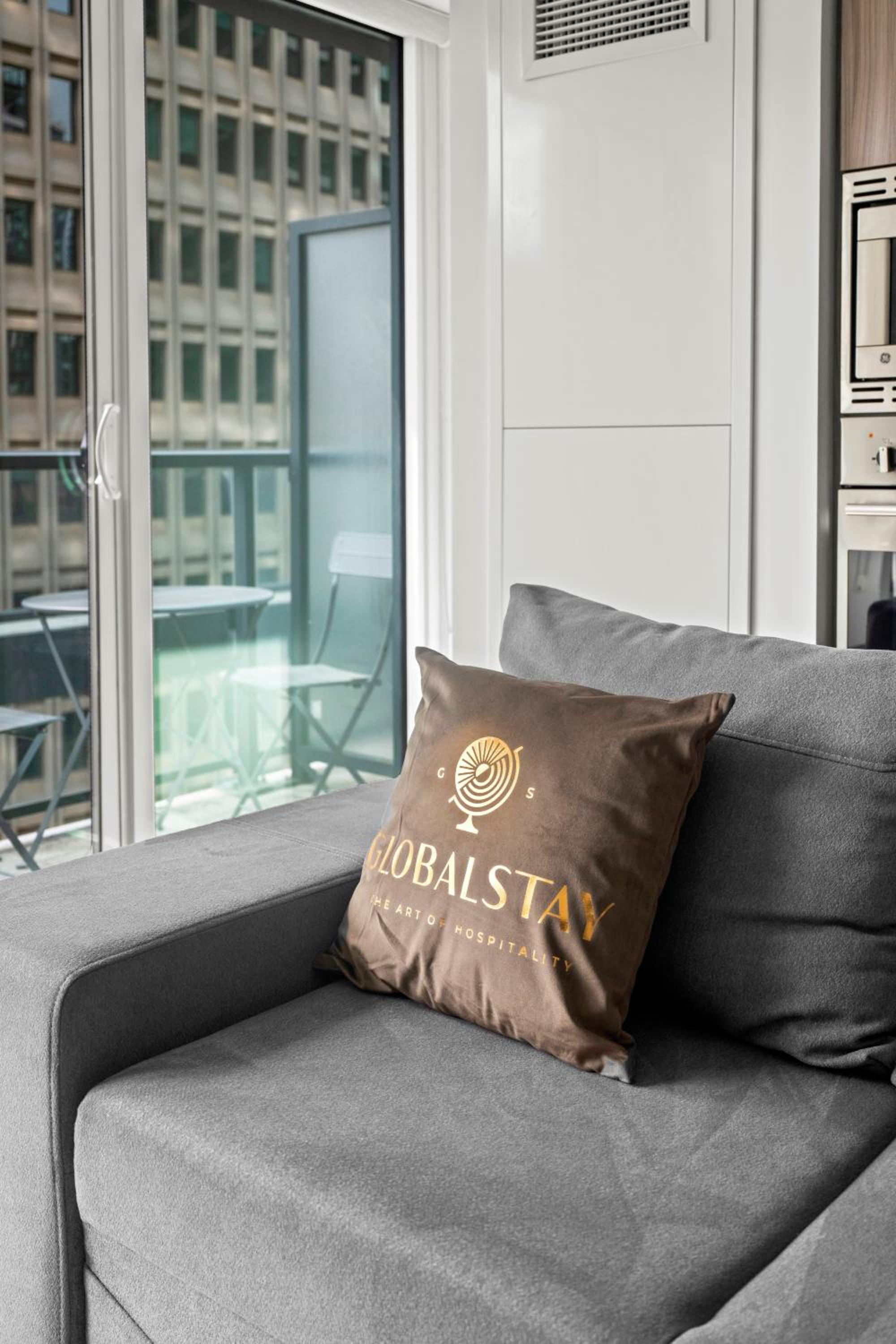Modern 1BD Apartment with Balcony DT Toronto