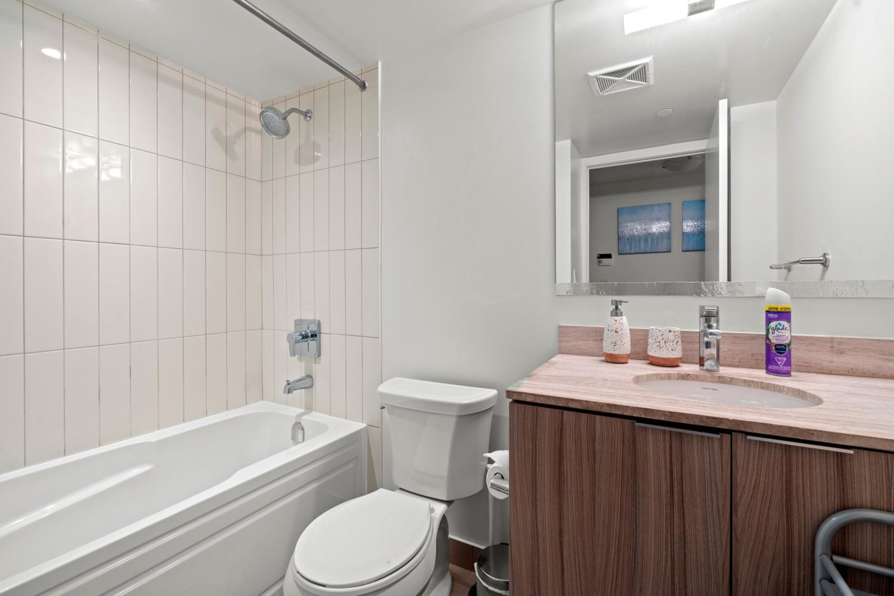 Modern 1BD Apartment with Balcony DT Toronto
