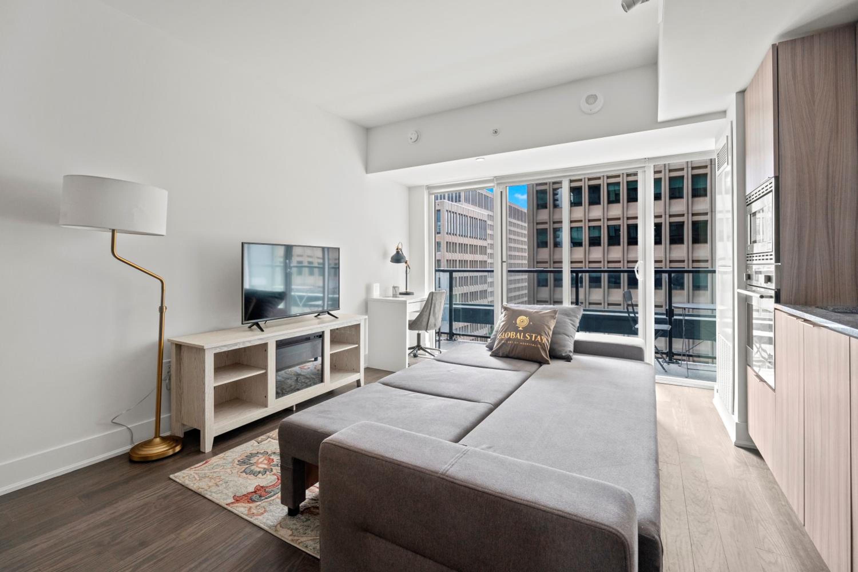 Modern 1BD Apartment with Balcony DT Toronto