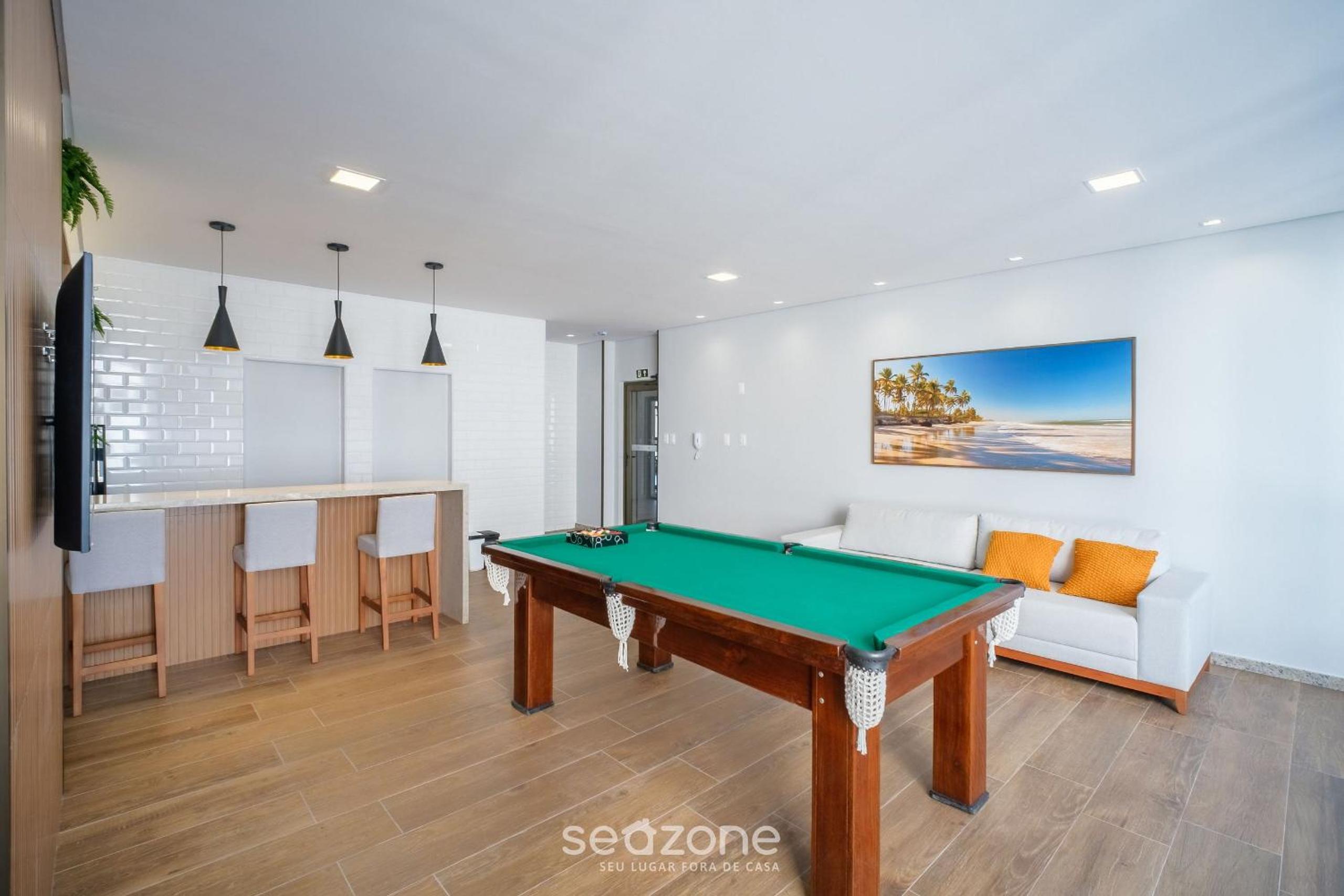 Apartments in a building with a pool 800m from the beach in Salvador - EDF