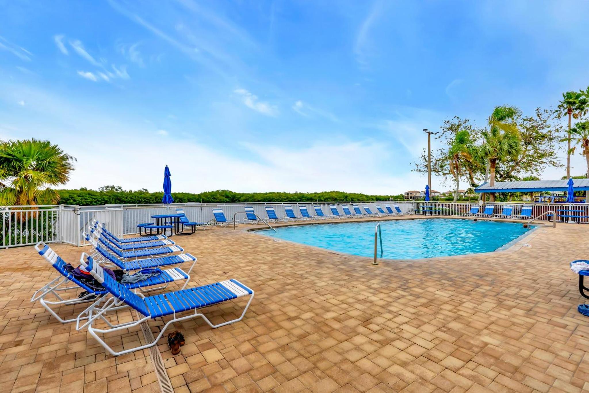 Watch the dolphins Large balcony Suite and heated pool