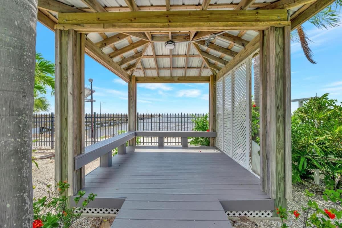 Watch the dolphins Large balcony Suite and heated pool