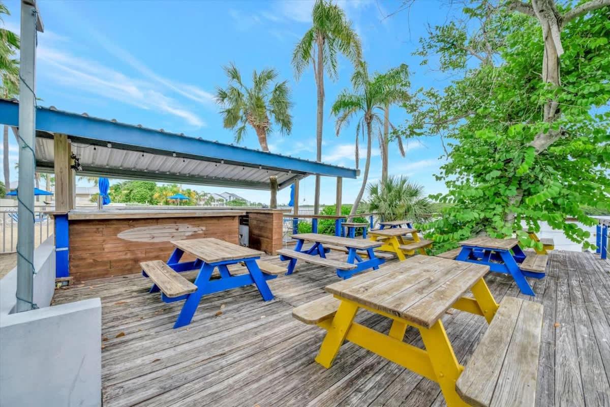 Watch the dolphins Large balcony Suite and heated pool