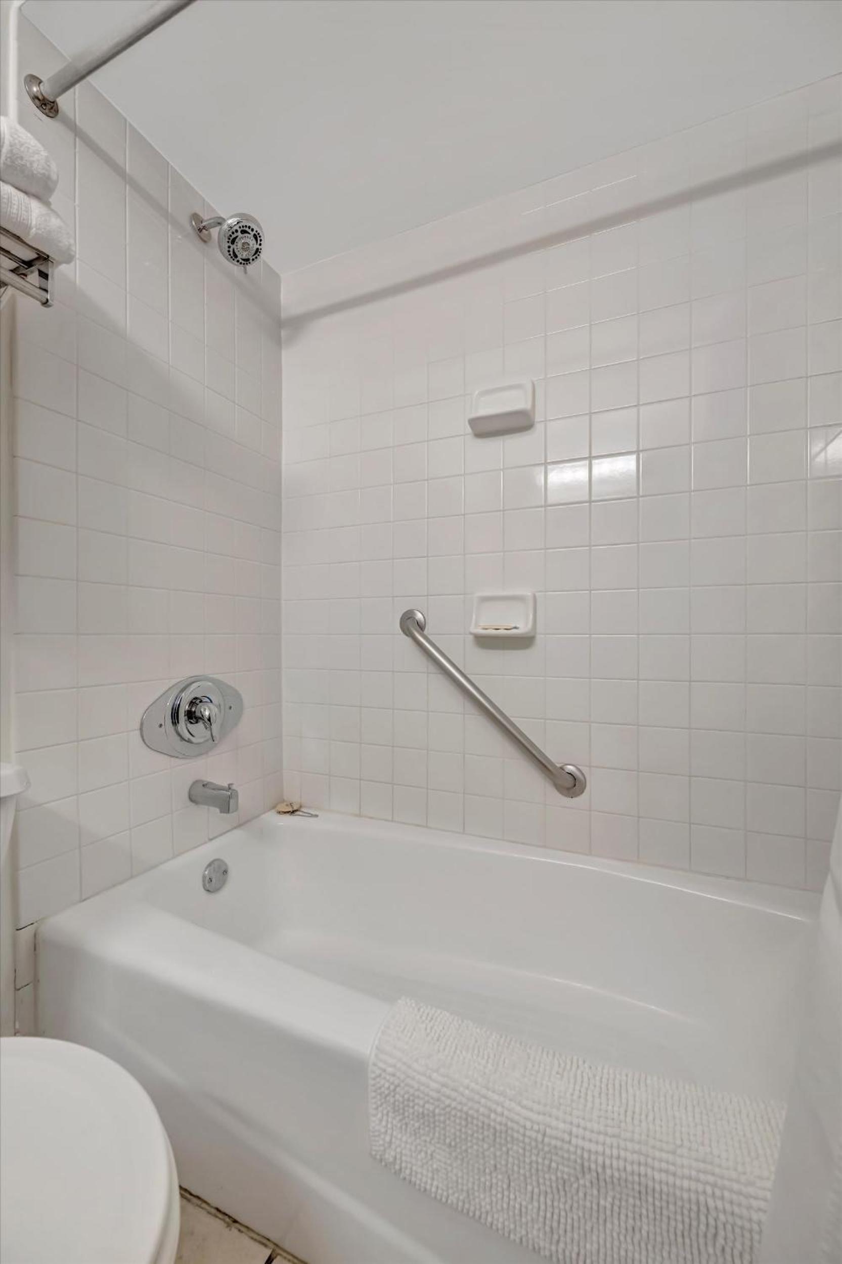 Watch the dolphins Large balcony Suite and heated pool