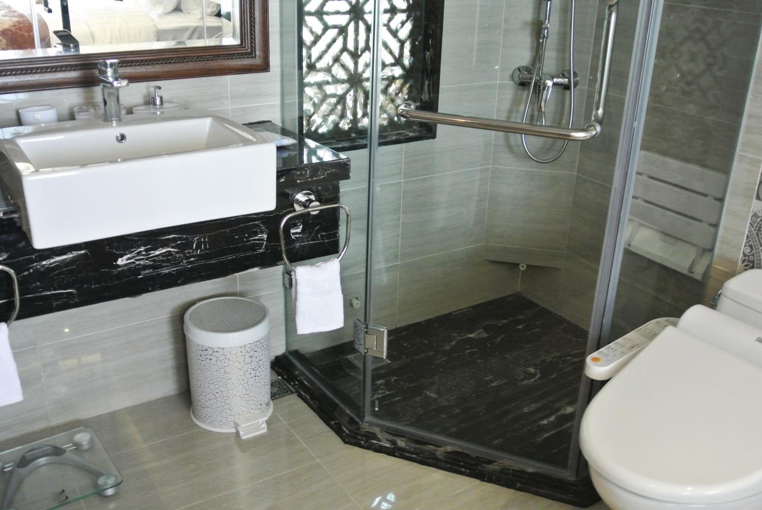 JB Serviced Apartment
