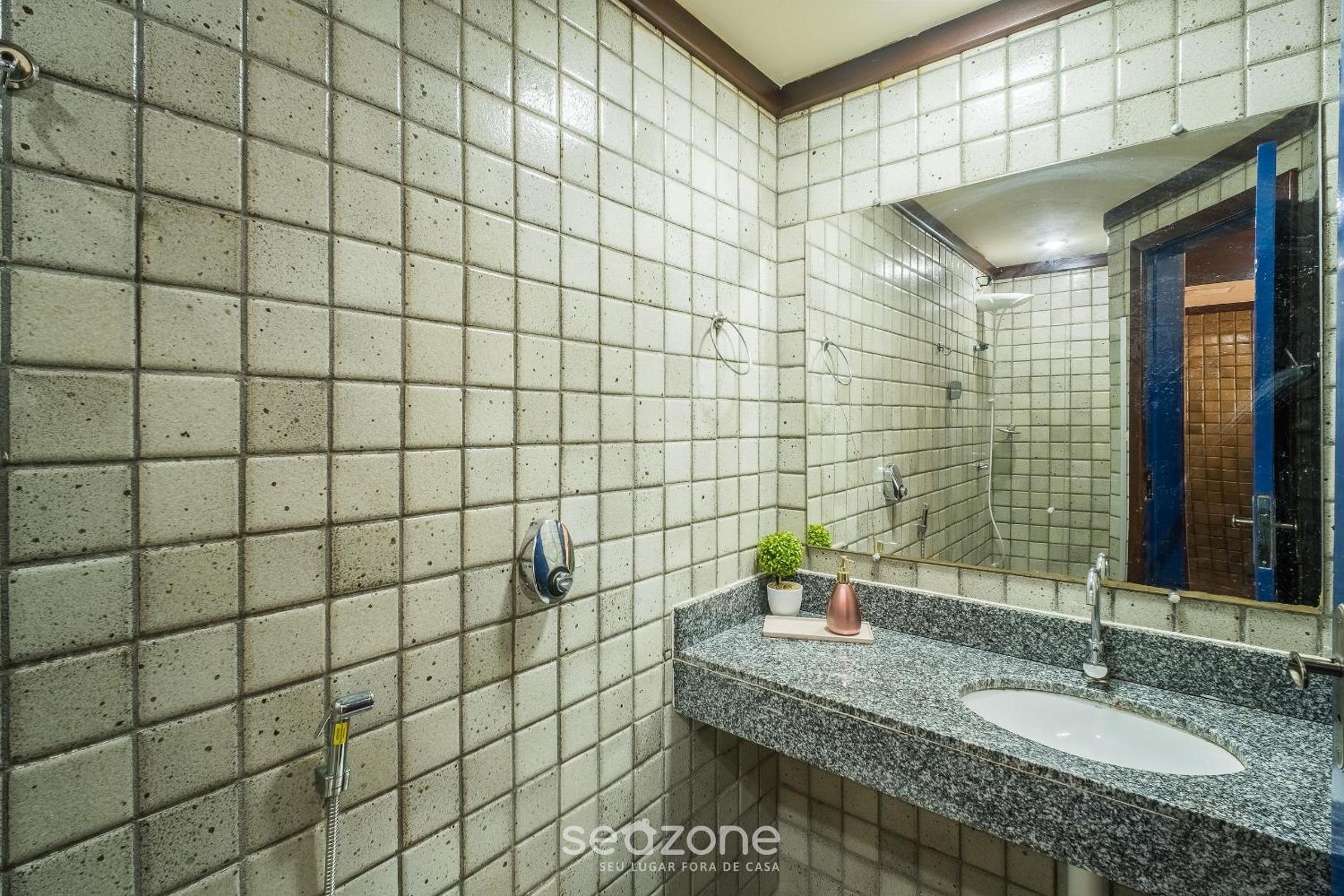 Apartment with balcony and sea view - IER0305