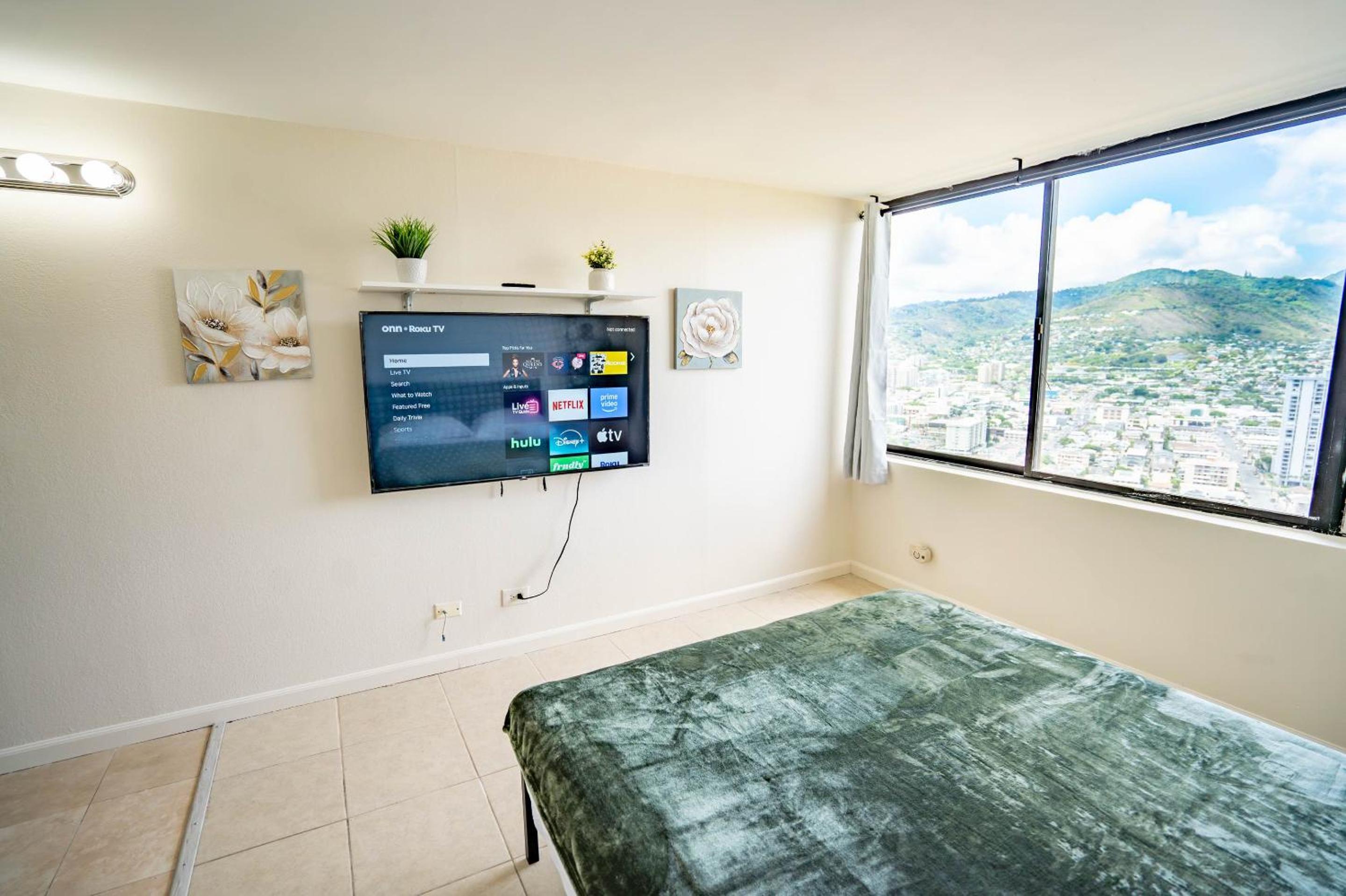 Waikiki Seaside Monarch Paradise Hotel Room Greenery Mountain View