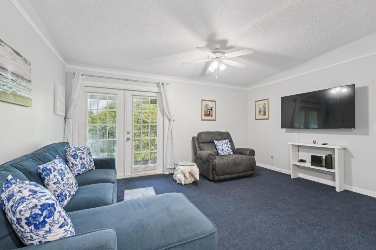 Near Disney Stylish 2BR with Pool