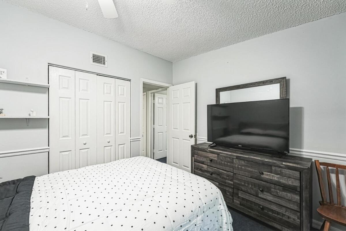 Near Disney Stylish 2BR with Pool